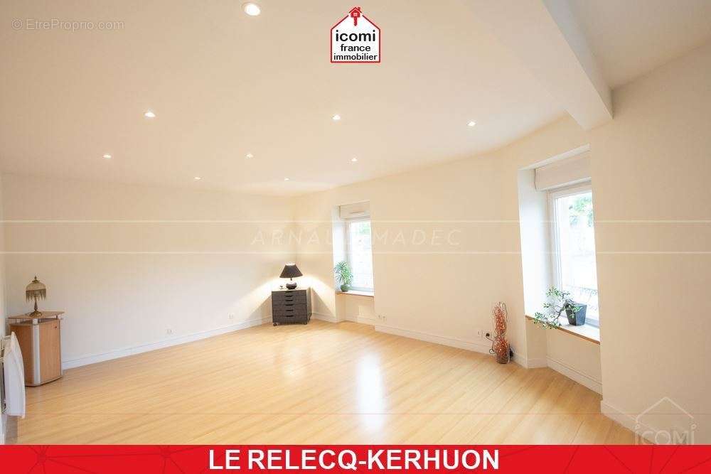 Appartement à LE RELECQ-KERHUON