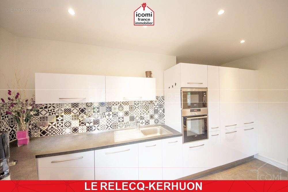 Appartement à LE RELECQ-KERHUON