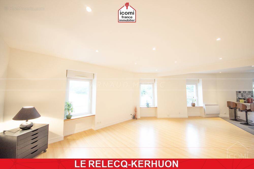 Appartement à LE RELECQ-KERHUON