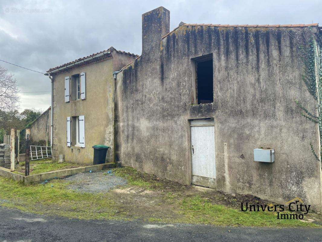 Maison à ROCHESERVIERE