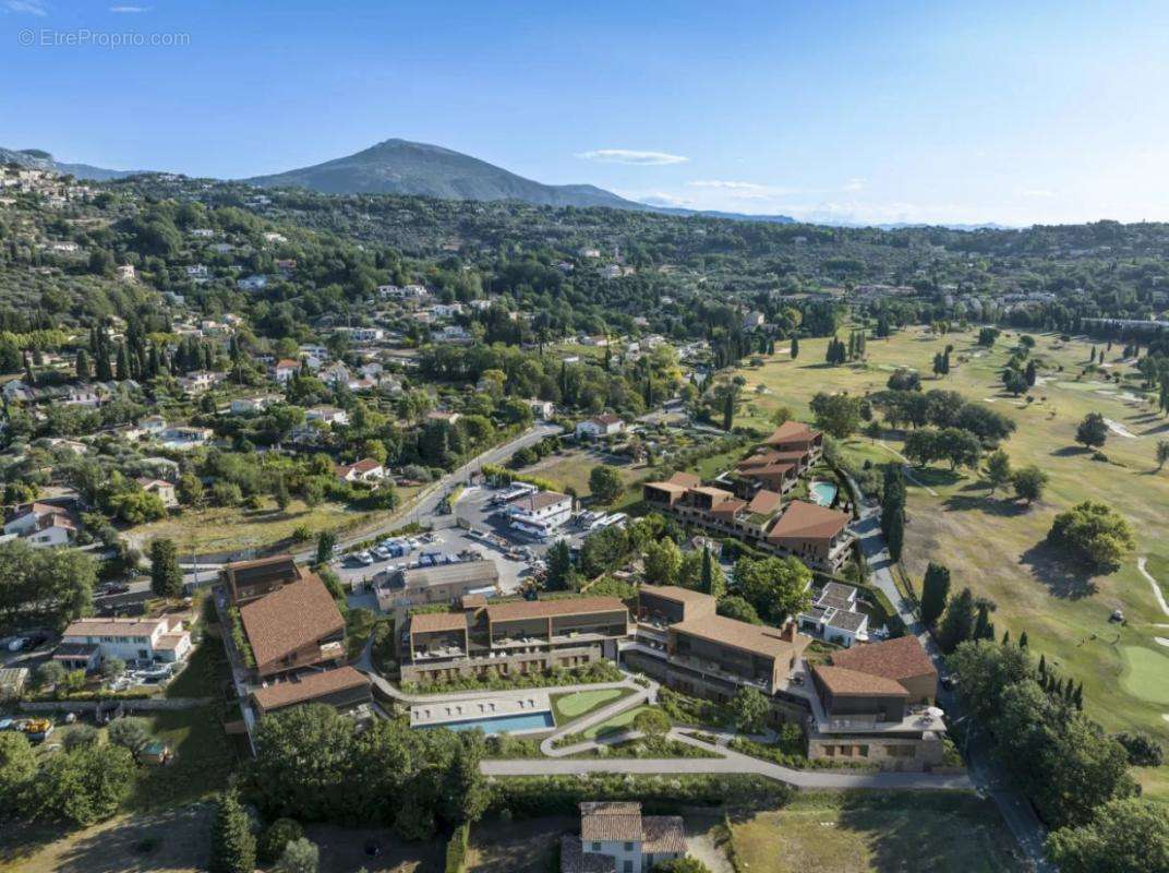 Appartement à CHATEAUNEUF-GRASSE