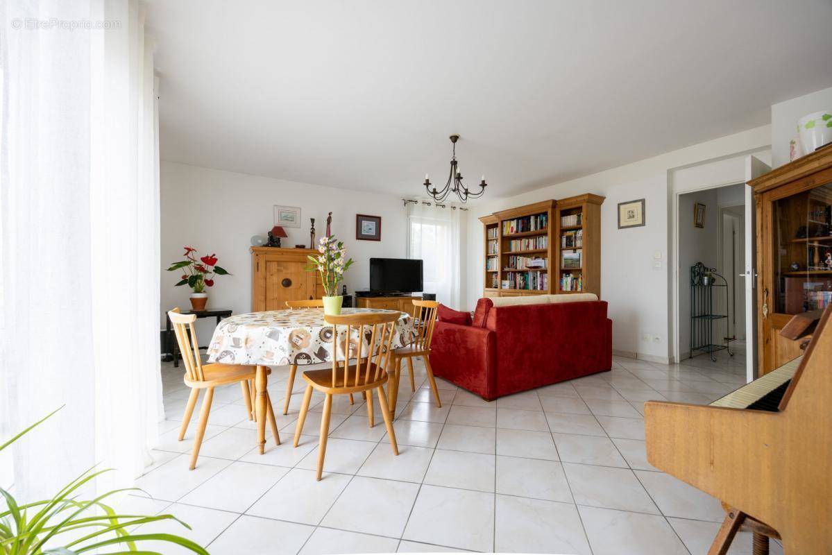 Appartement à SAINT-SEBASTIEN-SUR-LOIRE