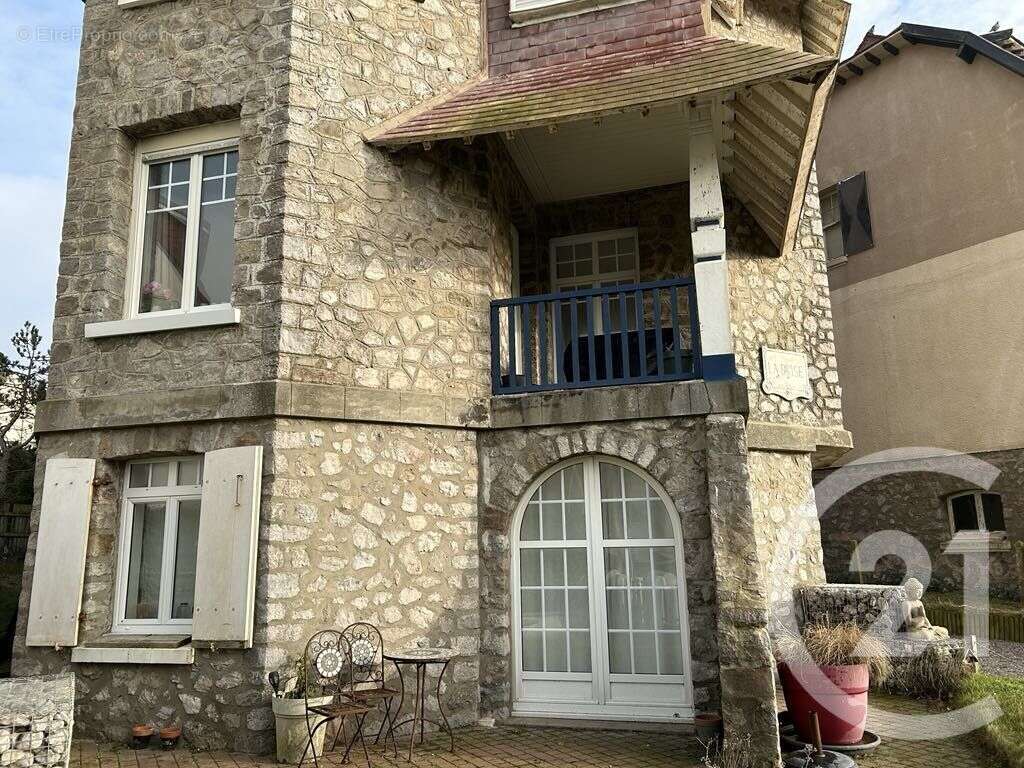 Appartement à NESLES