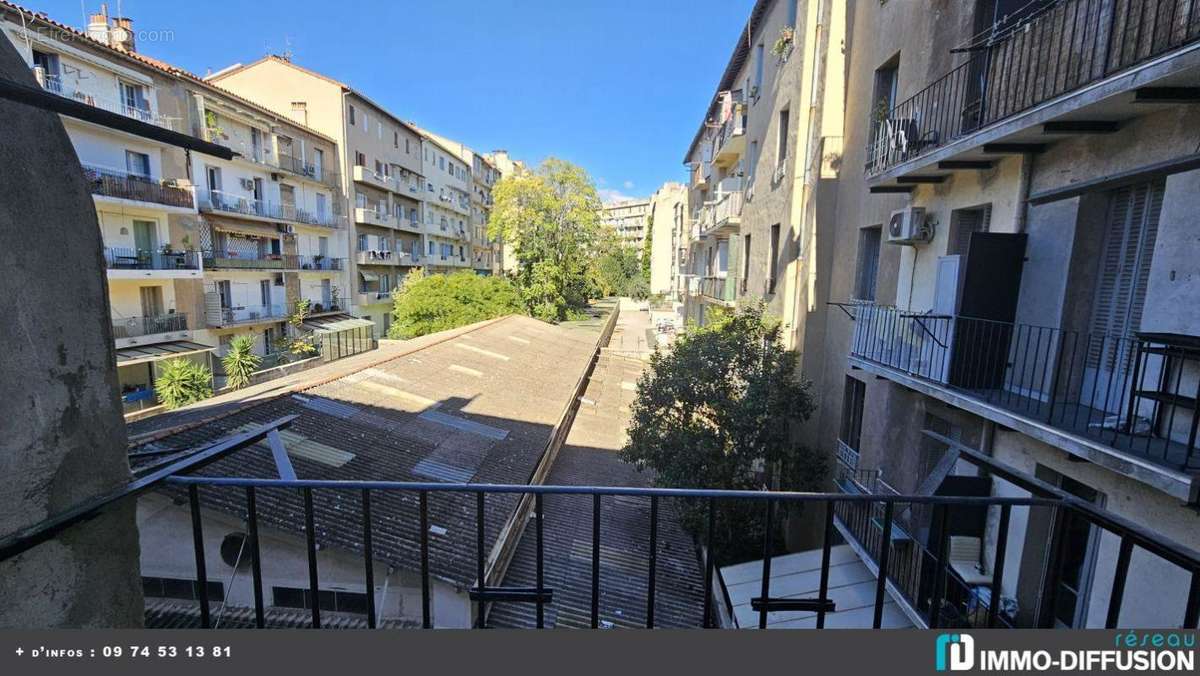 Appartement à MARSEILLE-4E