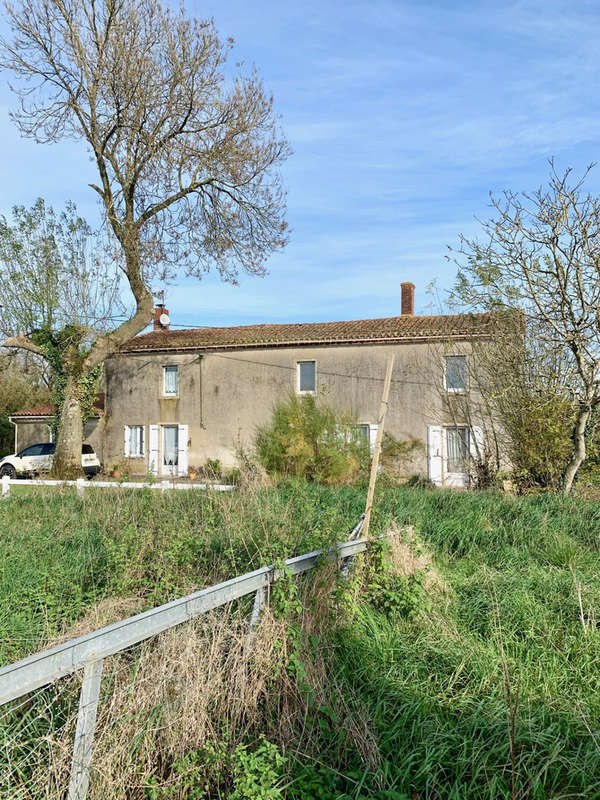 Maison à MONTAIGU