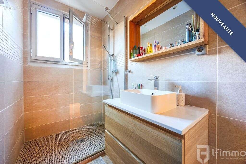 Appartement à MARSEILLE-5E