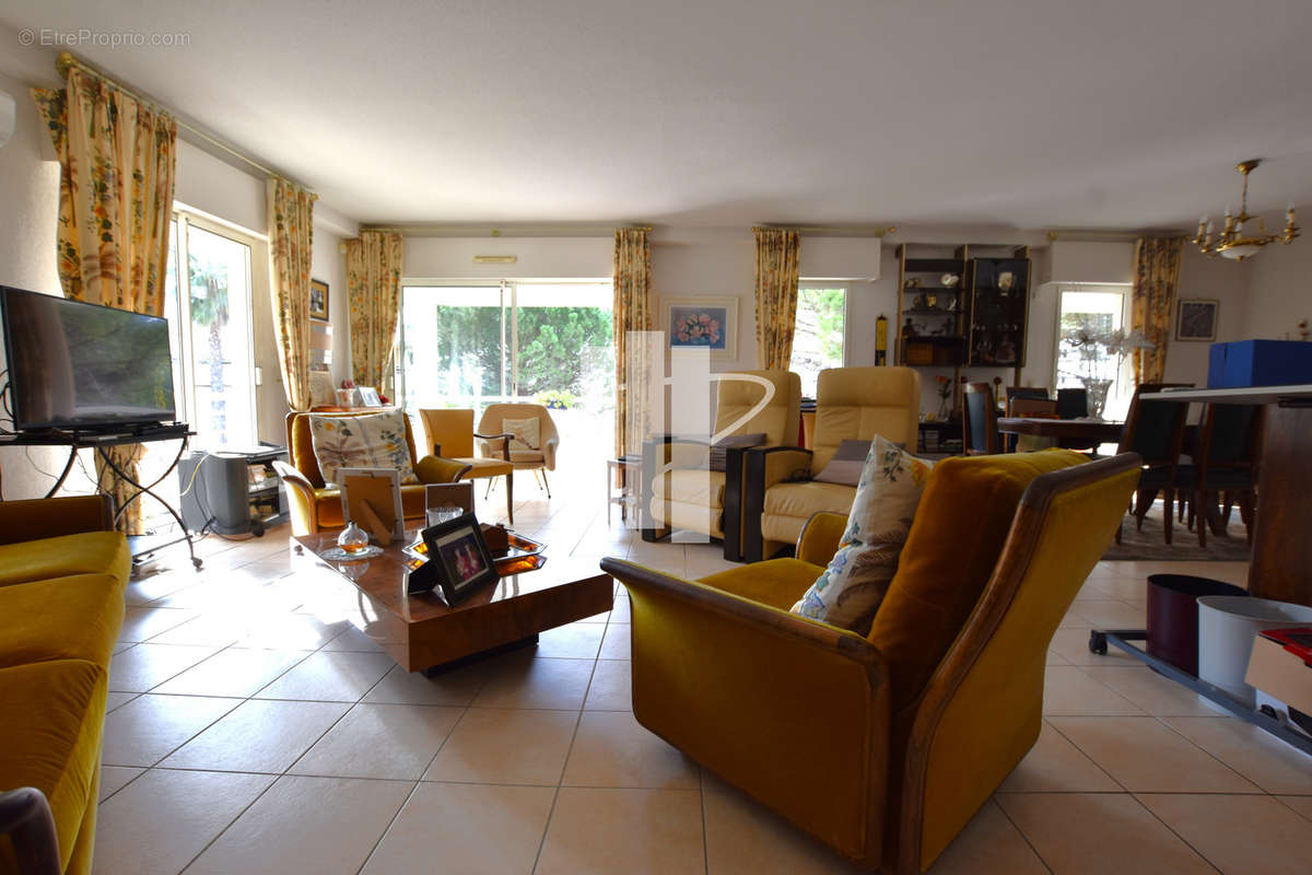 Appartement à SAINT-RAPHAEL