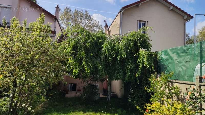 Maison à NANTERRE