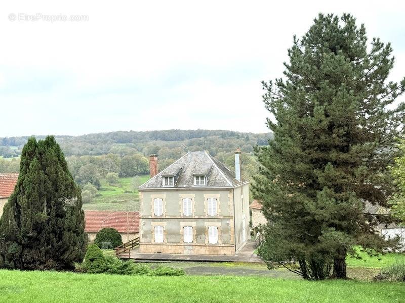 Maison à BUSSIERE-DUNOISE