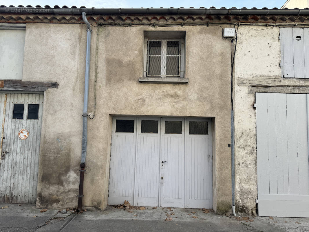 Parking à VILLENEUVE-SUR-LOT