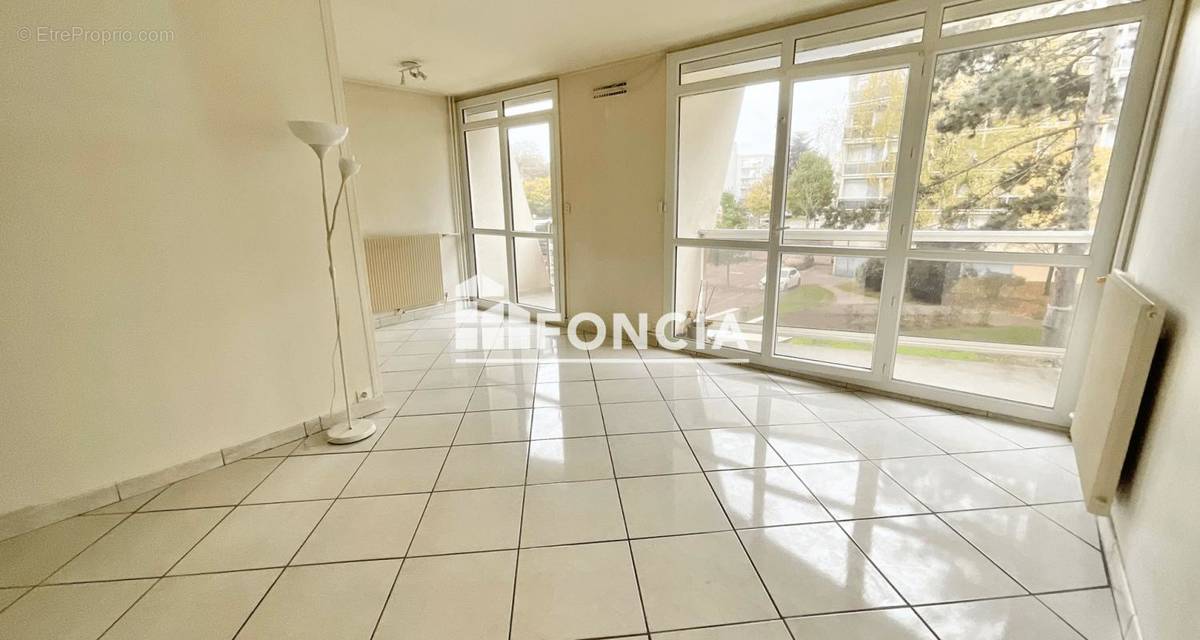 Appartement à PLAISIR