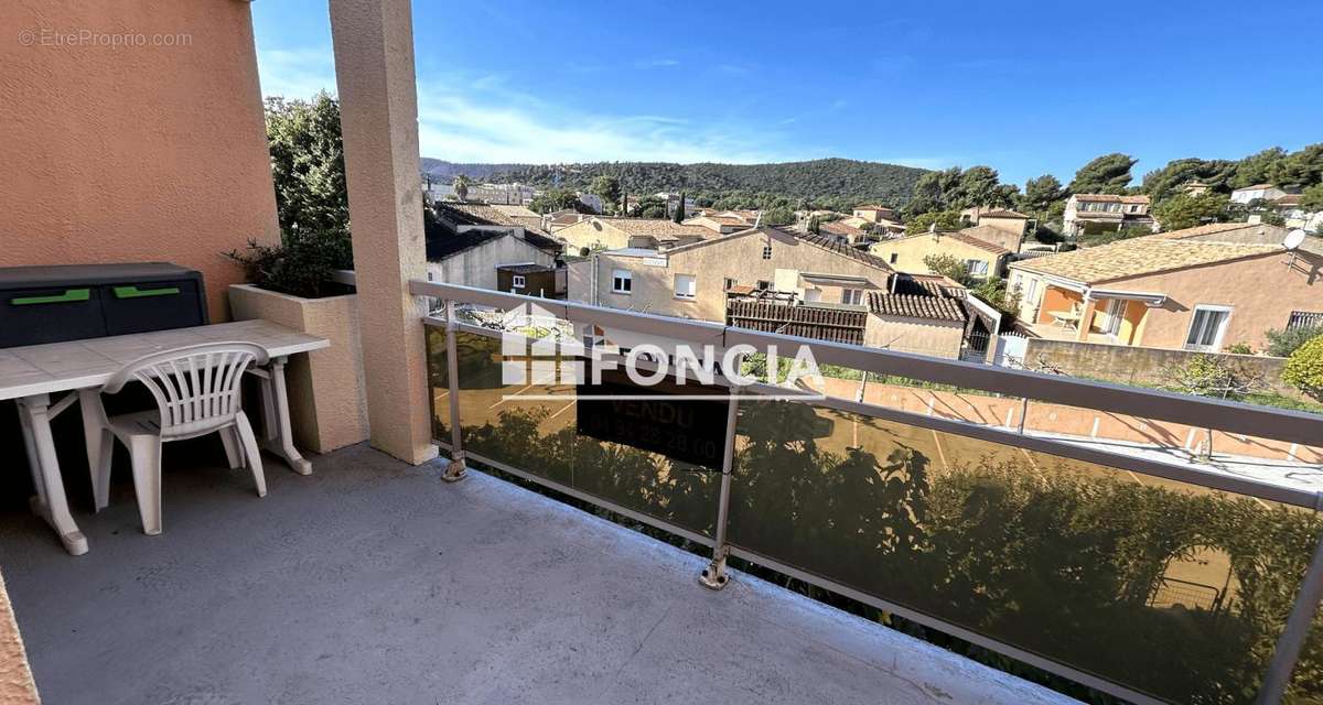 Appartement à BORMES-LES-MIMOSAS