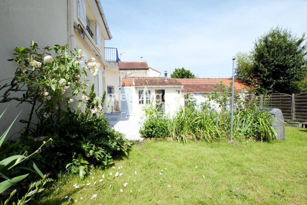 Maison à FONTENAY-LE-FLEURY