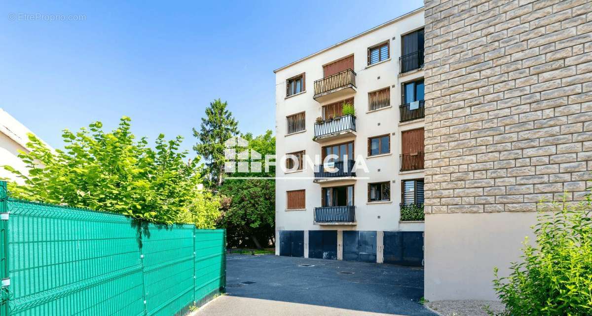 Appartement à L&#039;HAY-LES-ROSES