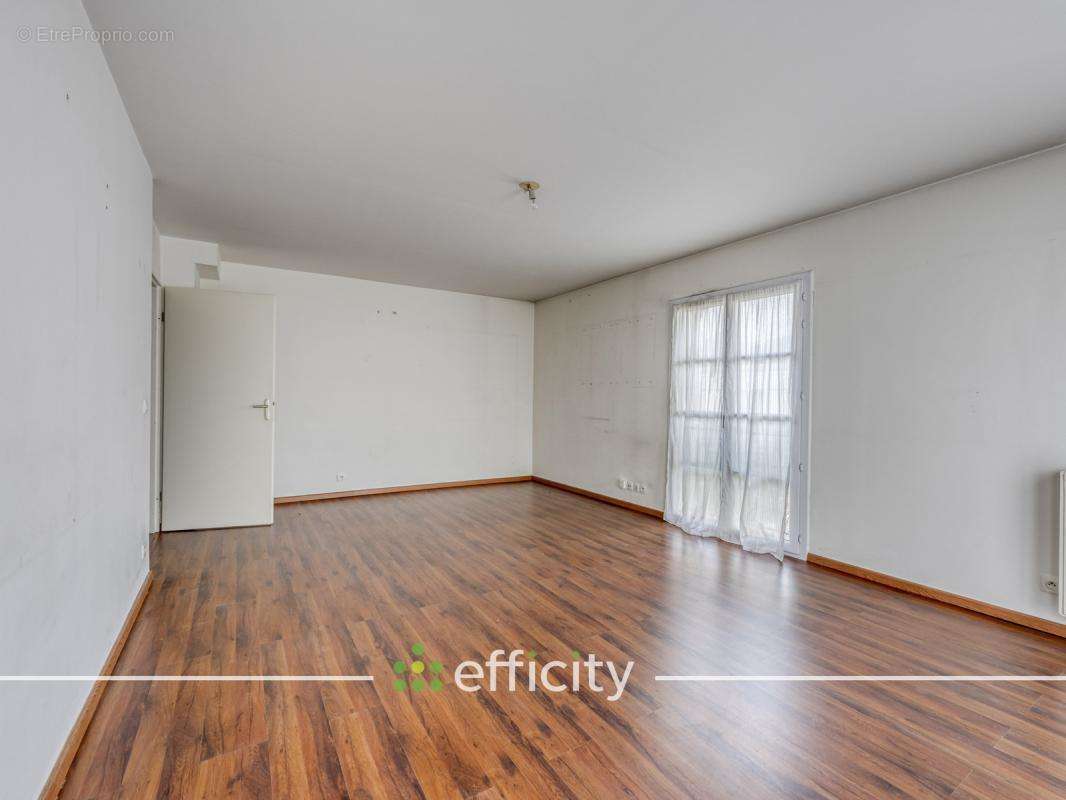 Appartement à EPINAY-SOUS-SENART