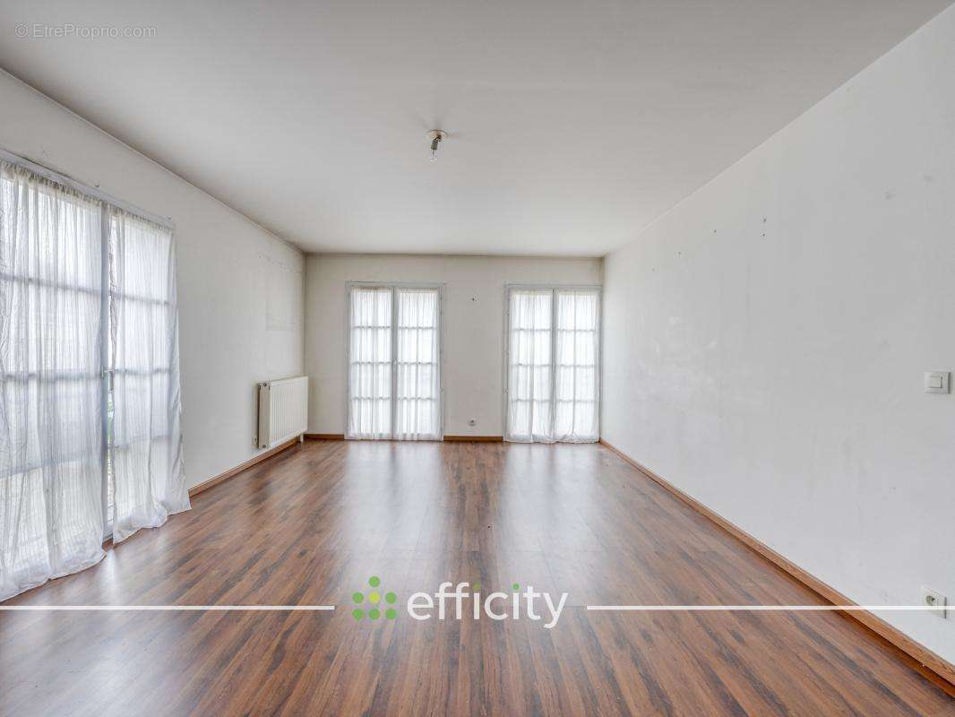 Appartement à EPINAY-SOUS-SENART