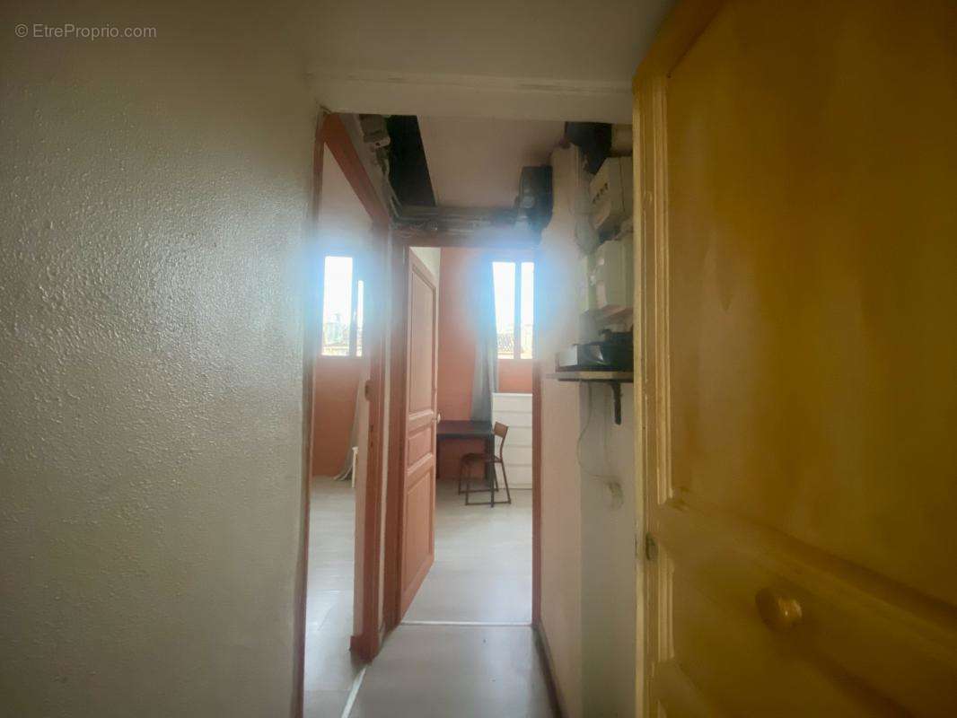 Appartement à MARSEILLE-1E