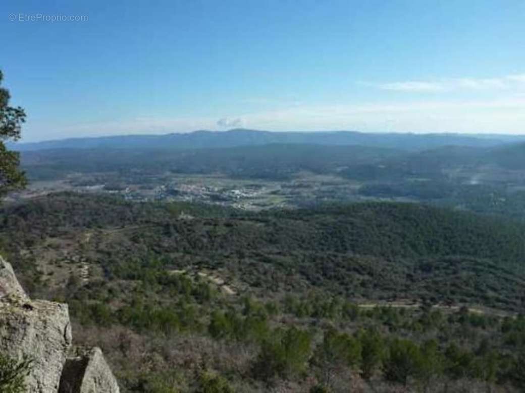 Terrain à BESSE-SUR-ISSOLE