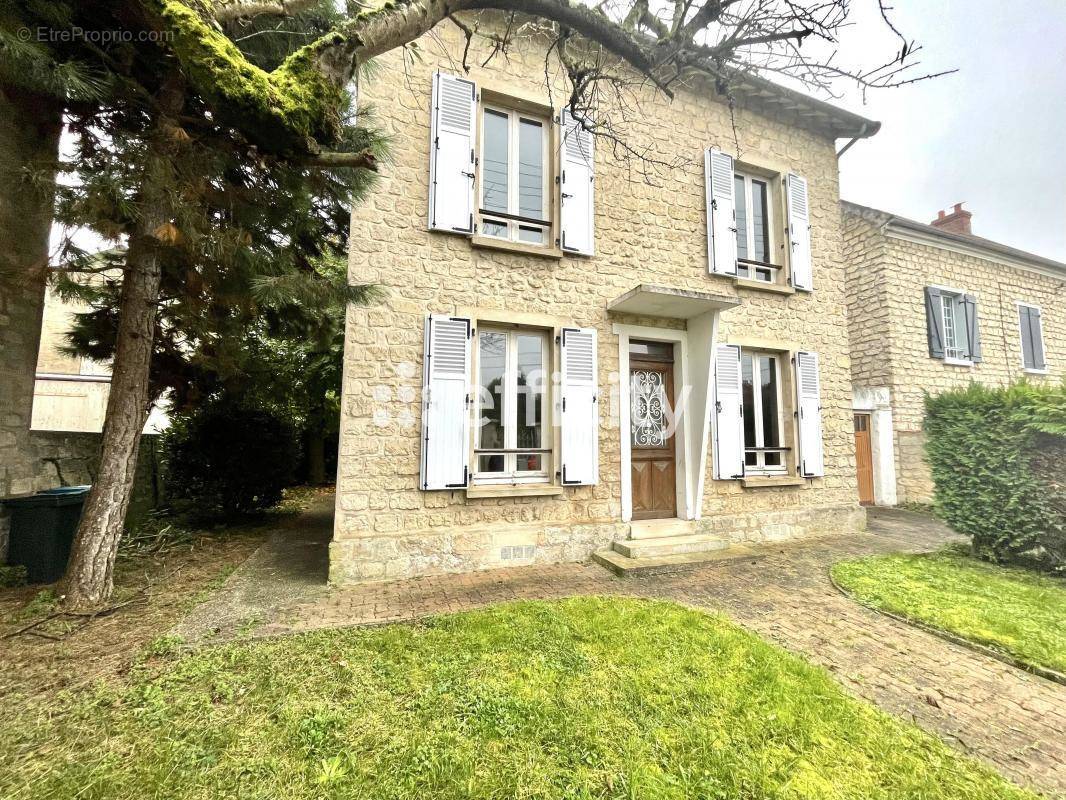 Maison à BEAUMONT-SUR-OISE