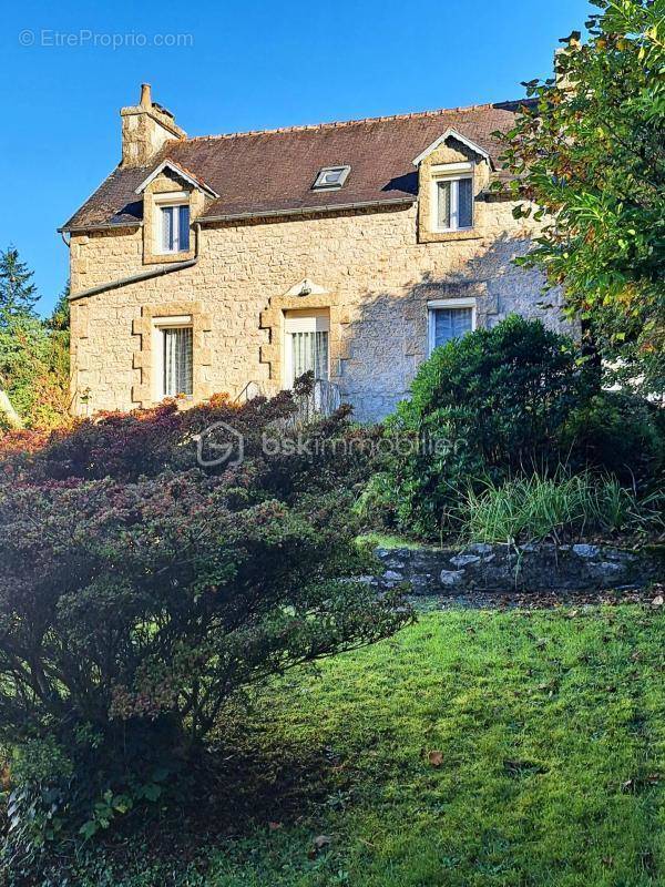 Maison à HUELGOAT