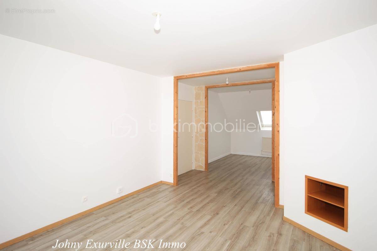 Appartement à MENUCOURT