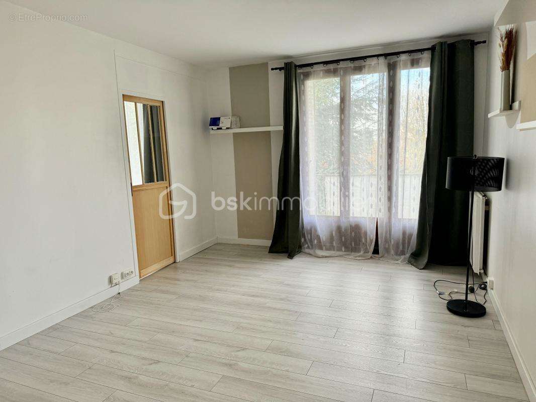 Appartement à SAINT-CYR-SUR-LOIRE