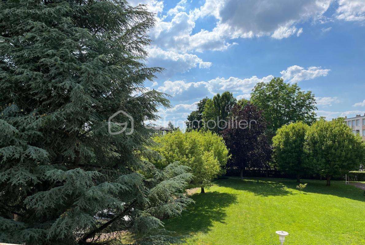 Appartement à SAINT-CYR-SUR-LOIRE