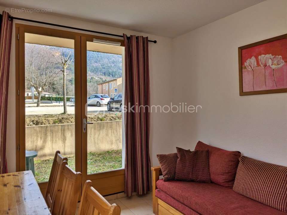 Appartement à MONTBRUN-LES-BAINS