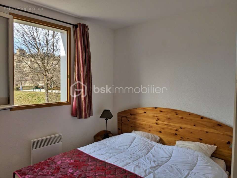 Appartement à MONTBRUN-LES-BAINS