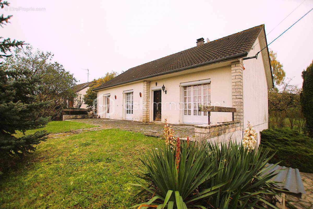 Maison à EPERNON