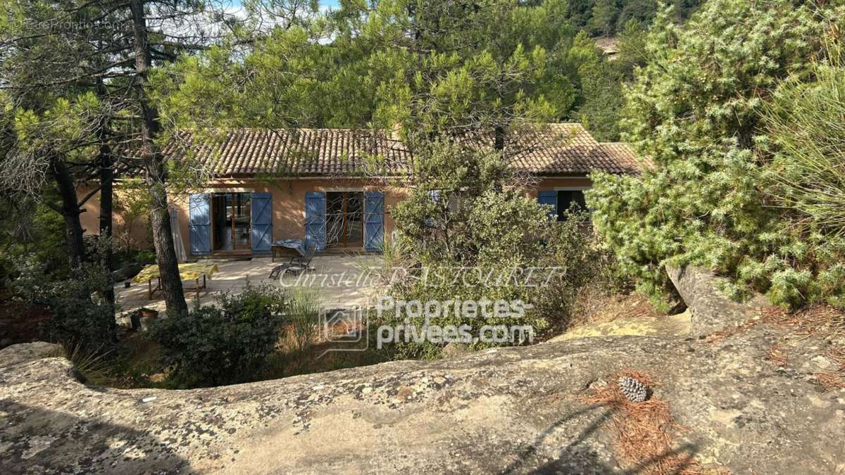 Maison à ROUSSET-LES-VIGNES