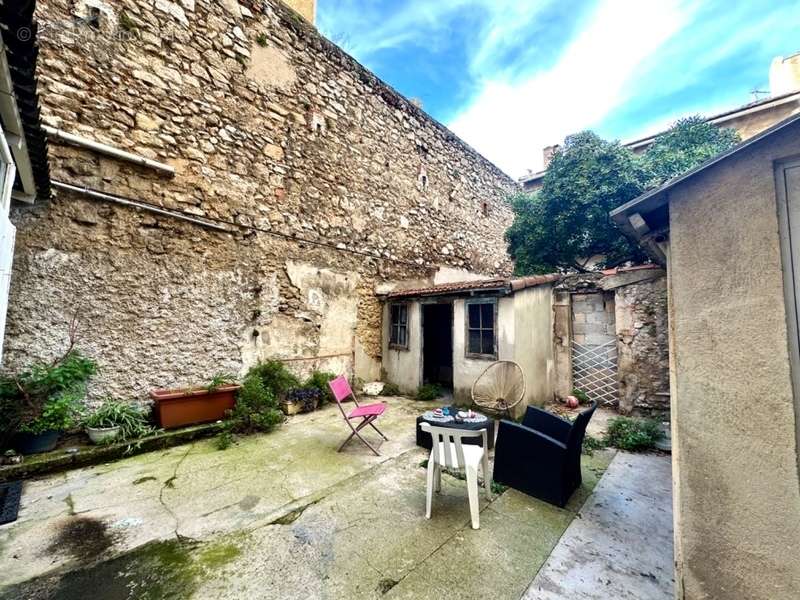 Appartement à MARSEILLE-5E