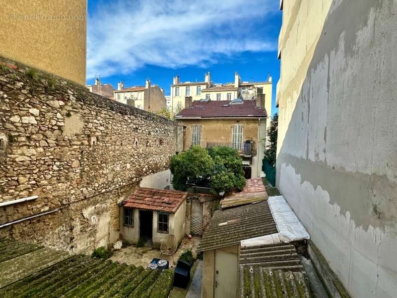 Appartement à MARSEILLE-5E