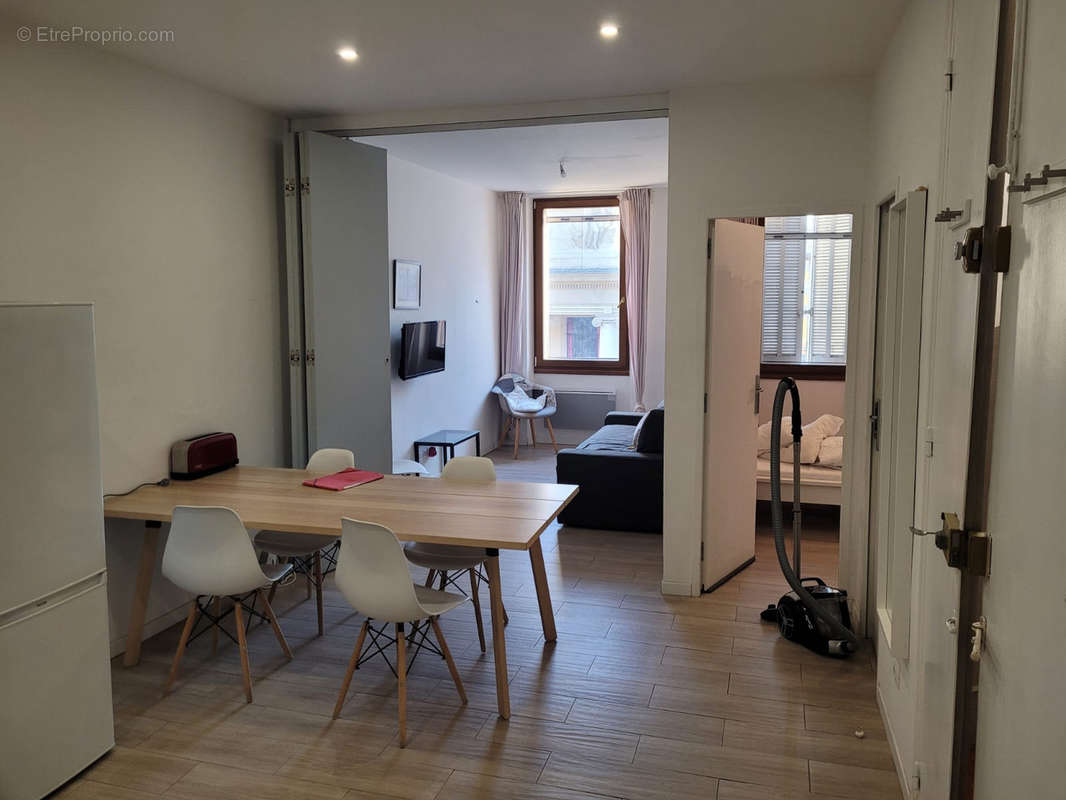 Appartement à MARSEILLE-1E