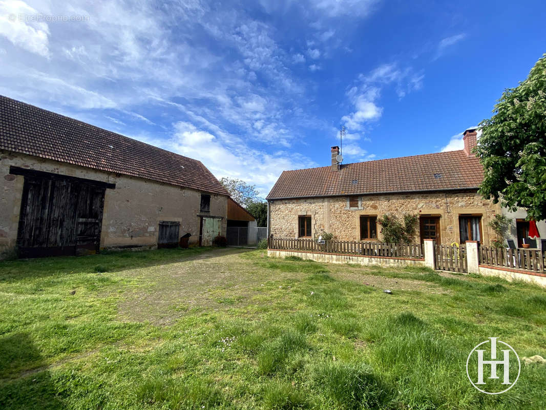 Maison à LE BRETHON