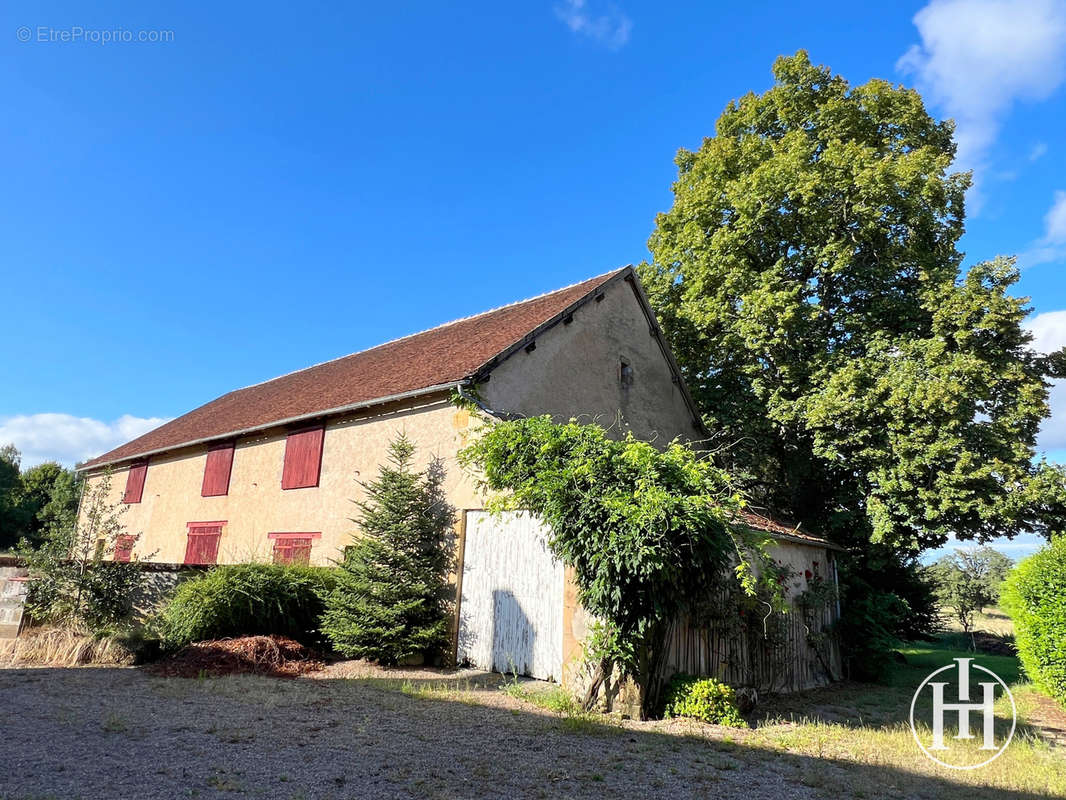 Maison à THENEUILLE