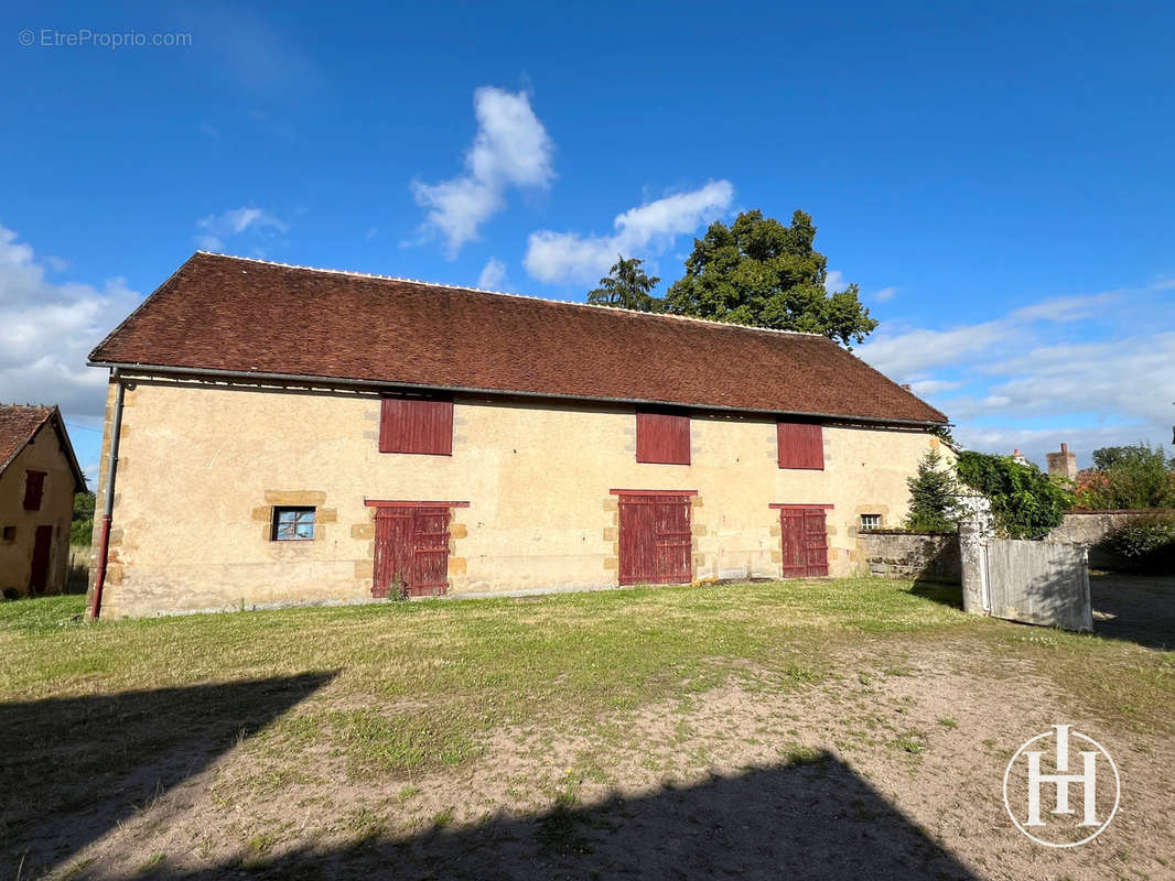 Maison à THENEUILLE