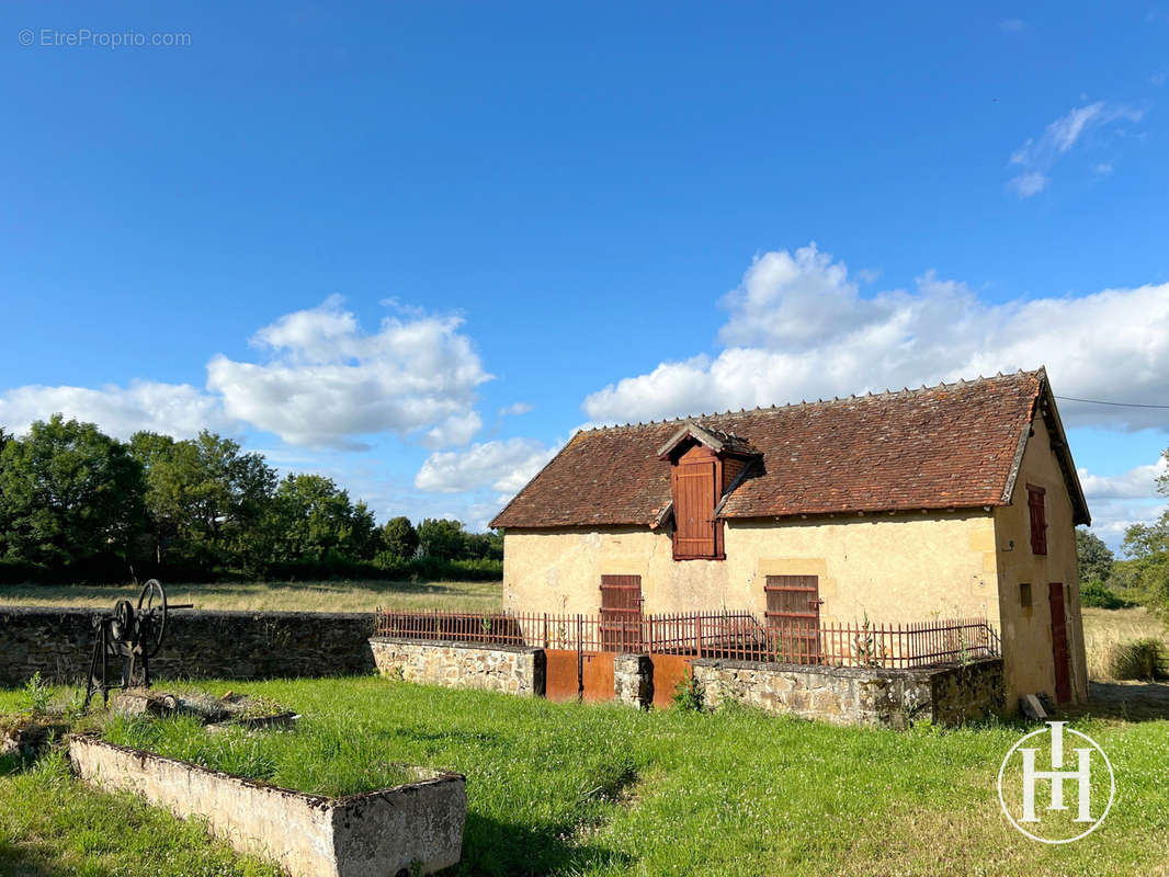 Maison à THENEUILLE