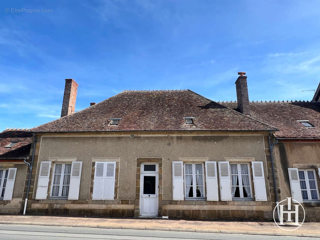 Maison à THENEUILLE