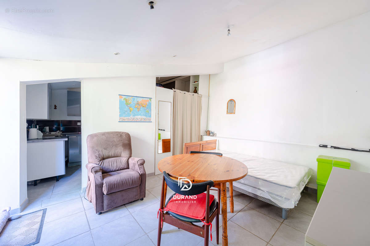 Appartement à MARSEILLE-6E