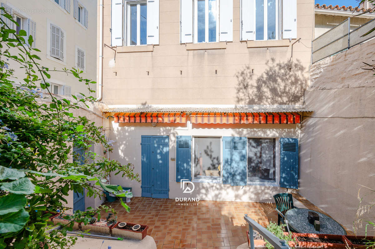 Appartement à MARSEILLE-6E