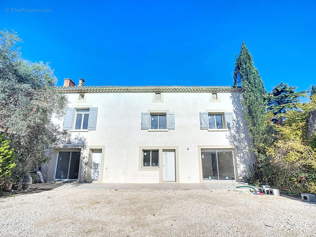 Maison à SAINT-SATURNIN-LES-AVIGNON