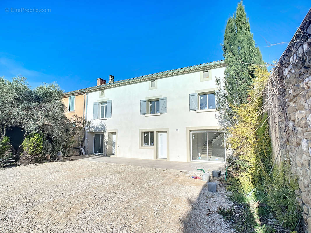 Maison à SAINT-SATURNIN-LES-AVIGNON