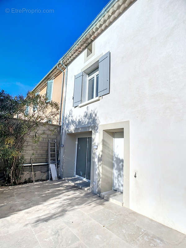 Maison à SAINT-SATURNIN-LES-AVIGNON