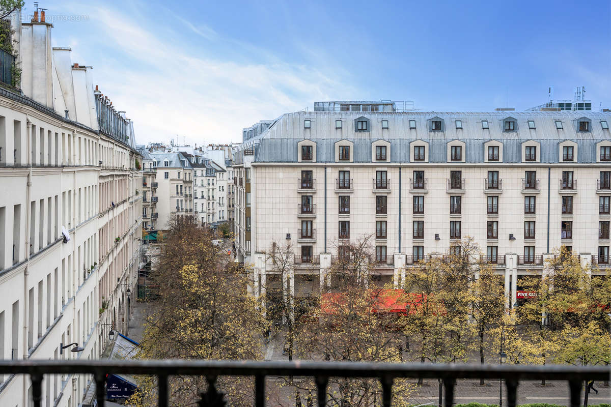 Appartement à PARIS-1E