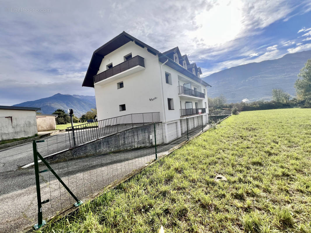 Appartement à GILLY-SUR-ISERE