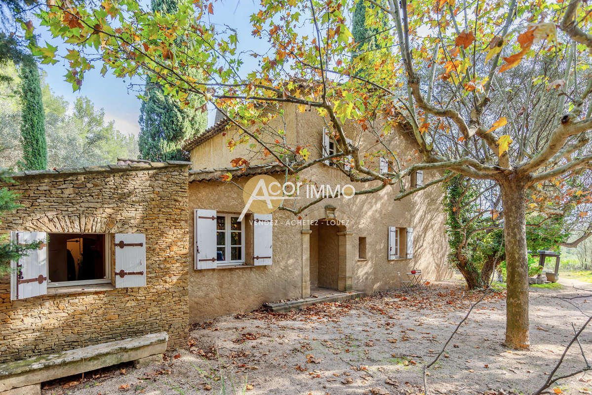 Maison à LE REVEST-LES-EAUX