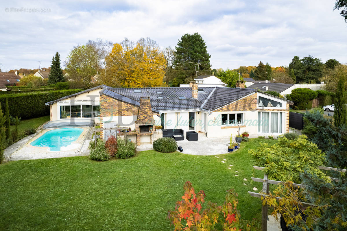 Maison à LESIGNY