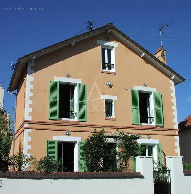 Maison à SAINT-MAUR-DES-FOSSES