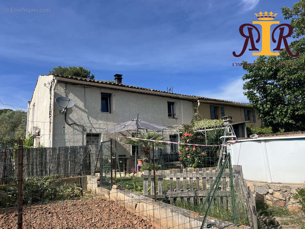 Maison à CHATEAUNEUF-LE-ROUGE